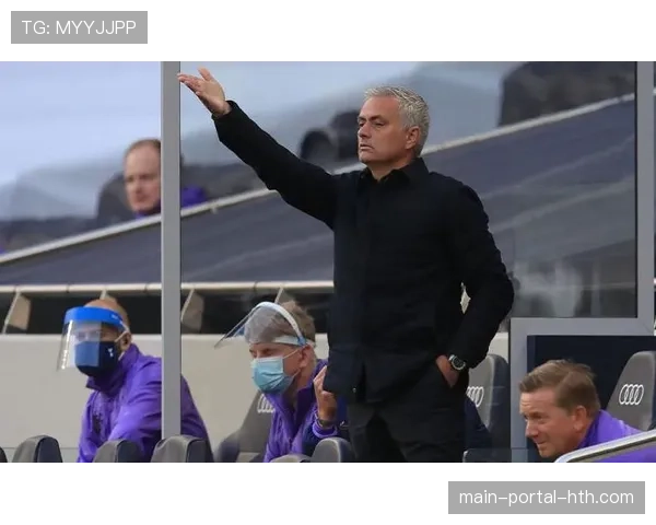 评论观点：VAR介入转换期疑似点球尺度不一，再次引发对裁判一致性的质疑